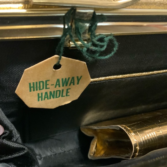 Vintage Gold Metallic Snap Closure Hideaway Handle Envelope Clutch - Picture 11 of 15